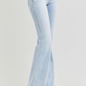 Nouveauté : Jeans personnalisés avec logo pour femmes, coupe skinny délavée claire, coupe légèrement évasée, taille basse - Product Image 2