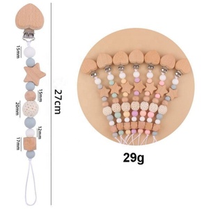 Nuevo Diseño: Clip de Madera de Haya Hecho a Mano con Bolas Tejidas de Ganchillo para Chupete, Mordedor de Madera de Haya para Bebé - Product Image 6