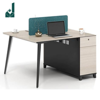 Poste de travail modulaire avec cloisons, cabines modernes pour centre d'appels avec gestion des câbles, passe-câbles et écran acoustique pour bureau du personnel