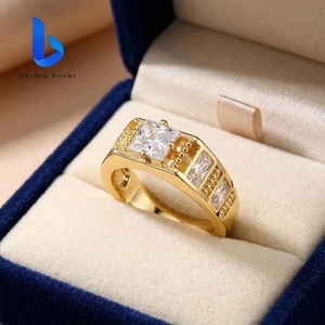 טבעת אירוסין לגבר יוקרתית מזהב מלא 18 קראט AU750 עם יהלום מעבדה VVS בחיתוך פרינסס, 4 ציפורניים, תכשיטים יוקרתיים בהתאמה אישית וסיטונאי - Product Image 5