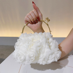 Bolso de mano romántico blanco con flores para novia, bolso de noche con cierre de beso de flor tridimensional 3D, bolso cruzado de rosas - Product Image 3