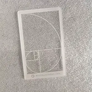 定制蚀刻透明丙烯酸蚀刻卡，带蚀刻设计的透明丙烯酸卡