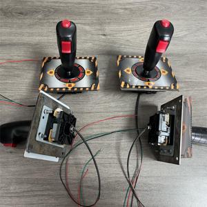 Modèle de simulation d'attraction de parc d'attractions : Voiture jouet Robot de combat avec poignée de commande <span class=keywords><strong>électrique</strong></span>, <span class=keywords><strong>pièces</strong></span> <span class=keywords><strong>détachées</strong></span> à vendre - Product Image 4