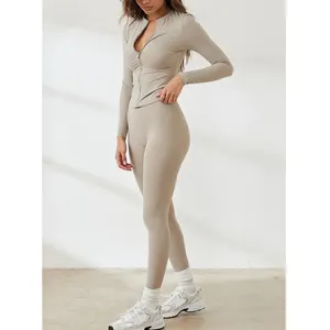 F230351 Fábrica Logotipo Personalizado Ginásio Activewear Sweatsuit Mulheres Conjuntos de Yoga 2 Peças Fitness Yoga Top Jacket E Jogger Calças Set