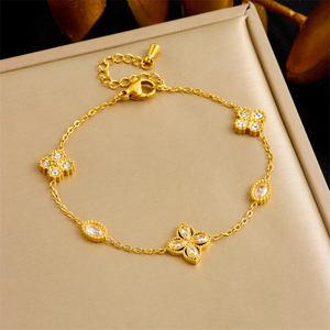 Vente en gros de luxe tendance Boho Charm Lucky 18k Chaînes en plaqué <span class=keywords><strong>or</strong></span> véritable Fleur Trèfle Bracelet de bijoux en acier inoxydable pour femmes - Product Image 6