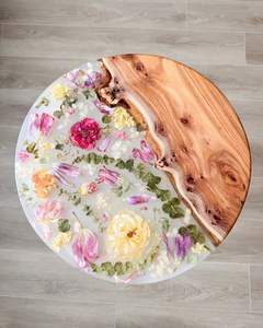 Elegante personalizado diseño moderno hecho a mano de madera y resina Mesa Redonda borde vivo resina epoxi flor río mesa de comedor - Product Image 2