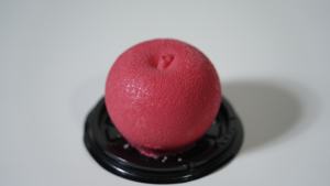 カスタマイズされたリンゴ型のフルーツ入りムースケーキ、在庫あり、冷凍ムースケーキ、パーティー用の赤リンゴケーキ - Product Image 3