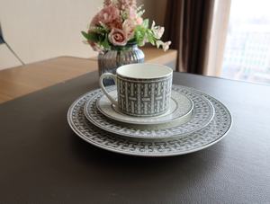 Lot de 4 Assiettes en Céramique, Tasses à Café et Soucoupes – Vaisselle de Luxe en Porcelaine pour Salle à Manger - Product Image 5