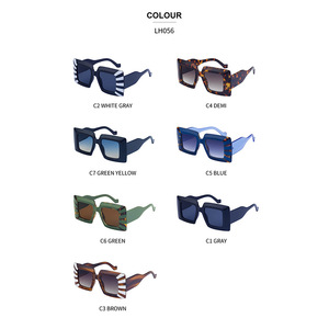 Lunettes de soleil sur mesure à grande monture pour femmes, protection UV400, style carré rayé, tendance Instagram, vente en gros transfrontalière Taizhou - Product Image 5