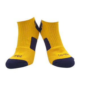 Chaussettes en coton tricoté unisexes personnalisées OEM Crew Sport, design personnalisé, évacuation de l'humidité, séchage rapide, impression par sublimation, 220g - Product Image 5