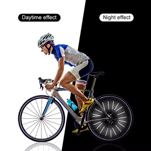 Lot de 12 éclisses de roue étanches à 360°, visibilité optimale, montage facile, couleurs et logo personnalisables - Product Image 3