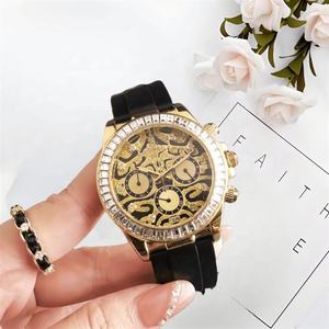 Reloj Cronógrafo de Mujer con Diseño de Leopardo, Tendencia 2026, Bisel con Diamantes en Oro Rosa, Correa de Caucho Negra - Product Image 3