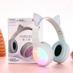 Auriculares inalámbricos con orejas de gato y luz RGB, auriculares Bluetooth para juegos y música. - Product Image 1