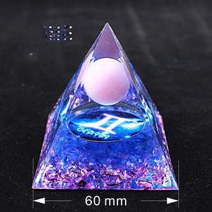 Venta caliente <span class=keywords><strong>de</strong></span> alta calidad artesanías <span class=keywords><strong>de</strong></span> cristal pirámide constelación longitud lateral 6cm - Product Image 2