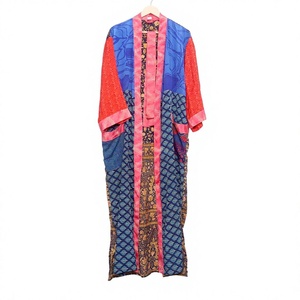 Bata de seda de longitud completa para mujer, con estampado patchwork, elegante, manga tres cuartos, sin cuello, ropa de dormir de tela satinada, cuidado de lavado a mano - Product Image 1