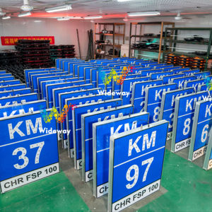 لافتة مرور بتصميم مربع شديد السطوع من الألومنيوم ومزودة بإضاءة LED تعمل بالطاقة الشمسية للسرعة المحدودة على الطريق - Product Image 1