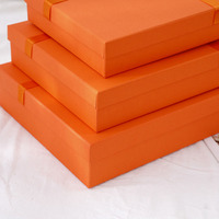 Boîtes en papier rigide biodégradable avec logo personnalisé en gros gaufrage par stratification mate pour chaussettes en fourrure cadeaux d'anniversaire de vacances personnalisés