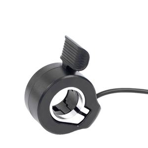 Accélérateur à <span class=keywords><strong>pouce</strong></span> pour vélo électrique 130X étanche 3 broches Contrôle <span class=keywords><strong>de</strong></span> vitesse du vélo électrique Accélérateur 24V/36V/48V/60V/72V Pièces - Product Image 1