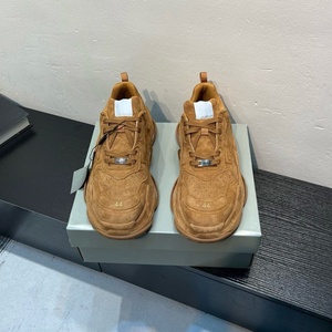 รองเท้าผ้าใบผู้ชายดีไซน์สปอร์ตคุณภาพสูง ระบายอากาศได้ดีด้วยผ้าตาข่าย พื้นรองเท้าหนังแท้ บุด้วยผ้าฝ้าย ให้ความสบาย - Product Image 1