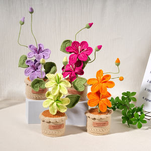 Flores Tejidas a Mano en Maceta de Tung, Delicias Florales Hechas a Mano para Regalos de Año Nuevo y Decoración de Interiores - Product Image 1