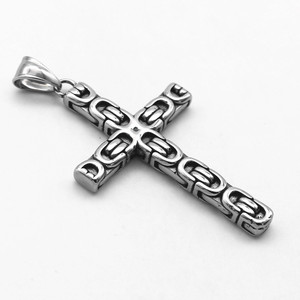 Yunnique Collier avec pendentif croix en acier inoxydable, design géométrique, bijoux unisexes - Product Image 2