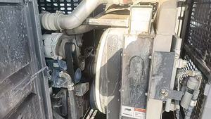 Grúa sobre orugas Zoomlion zcc850 85T 65000kg usada de 2021 con motor y caja de cambios a precio reducido en Dubái - Product Image 6