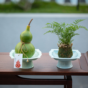 Assiette chinoise en céramique Wuxitang sur pied pour fruits, thé et en-cas, avec motif en forme de lotus - Product Image 2