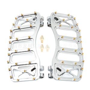 Repose-pieds à pointes antidérapants de la série Harley, commandes larges pour moto Softail Traveler - Product Image 1