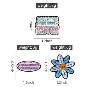 Broches en émail à motif floral avec citation d'amour-propre positive 'Je suis aimée', broche inspirante et puissante, badge de revers, bijoux en gros - Product Image 6