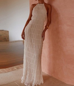 فستان ماكسي فاخر للنساء بياقة هالتر من الشيفون المطوي، مناسب للشاطئ والإجازات وحفلات الزفاف أو الارتداء اليومي - Product Image 1