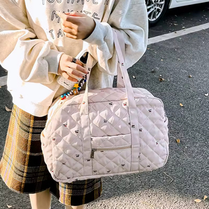 Bolsa de Viaje de Algodón Acolchada Personalizada al por Mayor, con Estampado Floral, Ligera, de Gran Capacidad, para Mamá, para Viajes de Fin de Semana o Pernoctaciones - Product Image 1