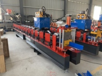 Machine de formage à froid pour la fabrication de profilés de gouttières de toit en acier galvanisé PPGI et de garnitures de pignon pour la rénovation de toitures aux États-Unis