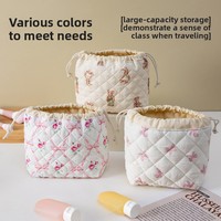 Tas Kosmetik Fashion Bahan Geometris Berlapis Cangkang Kapasitas Besar Nuansa Premium Organizer Perjalanan Portabel Kecil Segar Lucu