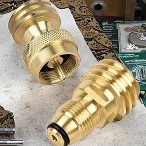 Adaptateur <span class=keywords><strong>de</strong></span> réservoir <span class=keywords><strong>de</strong></span> propane en laiton massif <span class=keywords><strong>avec</strong></span> <span class=keywords><strong>vanne</strong></span> <span class=keywords><strong>de</strong></span> régulateur <span class=keywords><strong>de</strong></span> sécurité basse pression QCC1/Type1 Conversion raccords <span class=keywords><strong>de</strong></span> tuyauterie en surface polie - Product Image 2