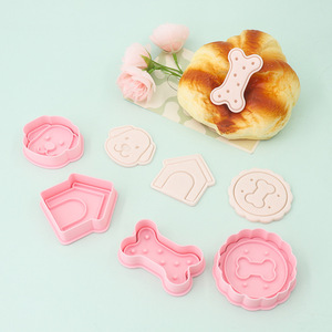 Moules à friandises <span class=keywords><strong>pour</strong></span> chiens en silicone de qualité alimentaire <span class=keywords><strong>pour</strong></span> des friandises <span class=keywords><strong>pour</strong></span> animaux de compagnie bio faites <span class=keywords><strong>maison</strong></span> avec une finition antiadhésive facile à démouler - Product Image 3