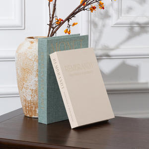 กล่องเก็บของตกแต่งทรงหนังสือวินเทจสวยงามทันสมัยสไตล์ Sage <span class=keywords><strong>Monet</strong></span> ชุดหนังสือตกแต่ง 3 เล่ม ปกผ้าลินินพร้อมตัวอักษรสีทอง - Product Image 4