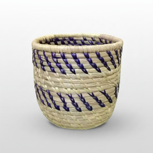 Un planteur élégant d'herbe de moonj avec un motif diagonal bleu-foncé et naturel-coloré dynamique, disponible aux prix de gros. - Product Image 1