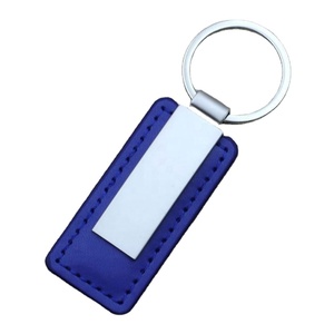 Porte-clés de voiture en métal avec porte-clés en cuir véritable - Cadeau personnalisé pour les passionnés d'automobiles - Product Image 3