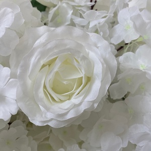 Centrotavola Floreale Personalizzato con Rose Bianche Miste, Decorazioni Floreali in Seta Artificiale per <span class=keywords><strong>Matrimoni</strong></span>, Feste ed Eventi - Product Image 6