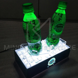 Soporte de exhibición LED de doble botella Diseño de cubitos de hielo refrescante Soporte de exhibición de bebidas Accesorios de exhibición de bebidas promocionales - Product Image 2