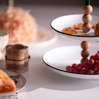 Plateaux de service décoratifs en métal à 2 niveaux, support à gâteau en métal blanc pour centre de table de mariage et décoration de fête