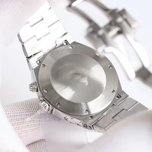 Montre automatique à double fuseau horaire avec réserve de marche, boîtier en acier, cadran noir, bracelet intégré, étanche 50M, style designer, best-seller - Product Image 4