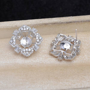 อุปกรณ์ทำเครื่องประดับมุก DIY เงินแท้ 925 รุ่น JG5920 ต่างหูรูปใบโคลเวอร์ กึ่งสำเร็จรูป 10-12 ต่างหู ประดับเพชรซิรคอน ชุบเคลือบ - Product Image 5