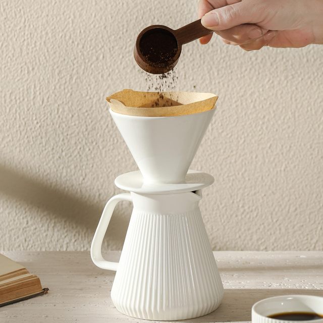 Pour for V60 Coffee Maker Set 17.5OZ White Cream Home Café Restaurant Camping Paper Coffee Filters Dripper for Perfect Coffee