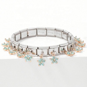 Pulsera de Eslabones con Dijes Italianos de Acero Inoxidable 316L Chapado en Oro, con Cierre de Gancho - Accesorio de Moda Unisex - Product Image 3