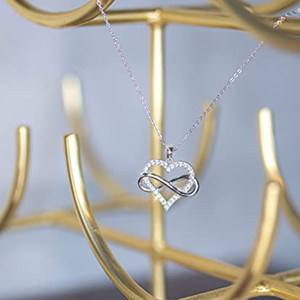 Collana con ciondolo a forma di cuore per donna, gioielli minimalisti da indossare ogni giorno, regalo di San Valentino - Product Image 2