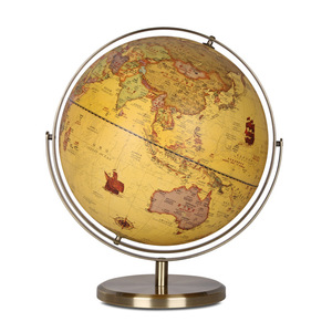 Globe en métal au design moderne sophistiqué, contours épurés, finition polie, charme minimaliste - Product Image 2