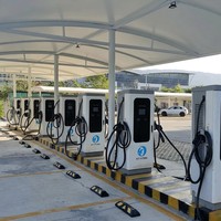 Station de recharge pour véhicules électriques sur pied OEM ODM DC avec logo de marque sérigraphié et équilibrage de charge intelligent