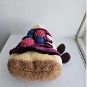 Jellycatt Seri Dessert Inggris Edisi Terbatas Blueberry Cheesecake Mainan Boneka Plush Poliester Super Lembut Bentuk Makanan - Hadiah Manis - Product Image 4