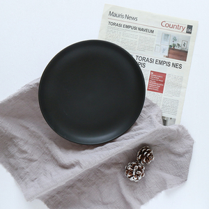Assiettes et Plats en Céramique Noire Glaçée Modernes Porcelaine Durable Motif Végétal Échantillon Gratuit Service de Table pour Maison, Fêtes et Restaurants - Product Image 4